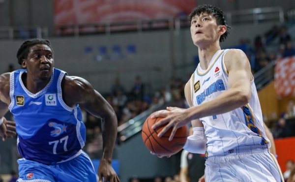 万联证券 冲击NBA没戏！曝曾凡博下赛季留守北京首钢，携手周琦冲击总冠军